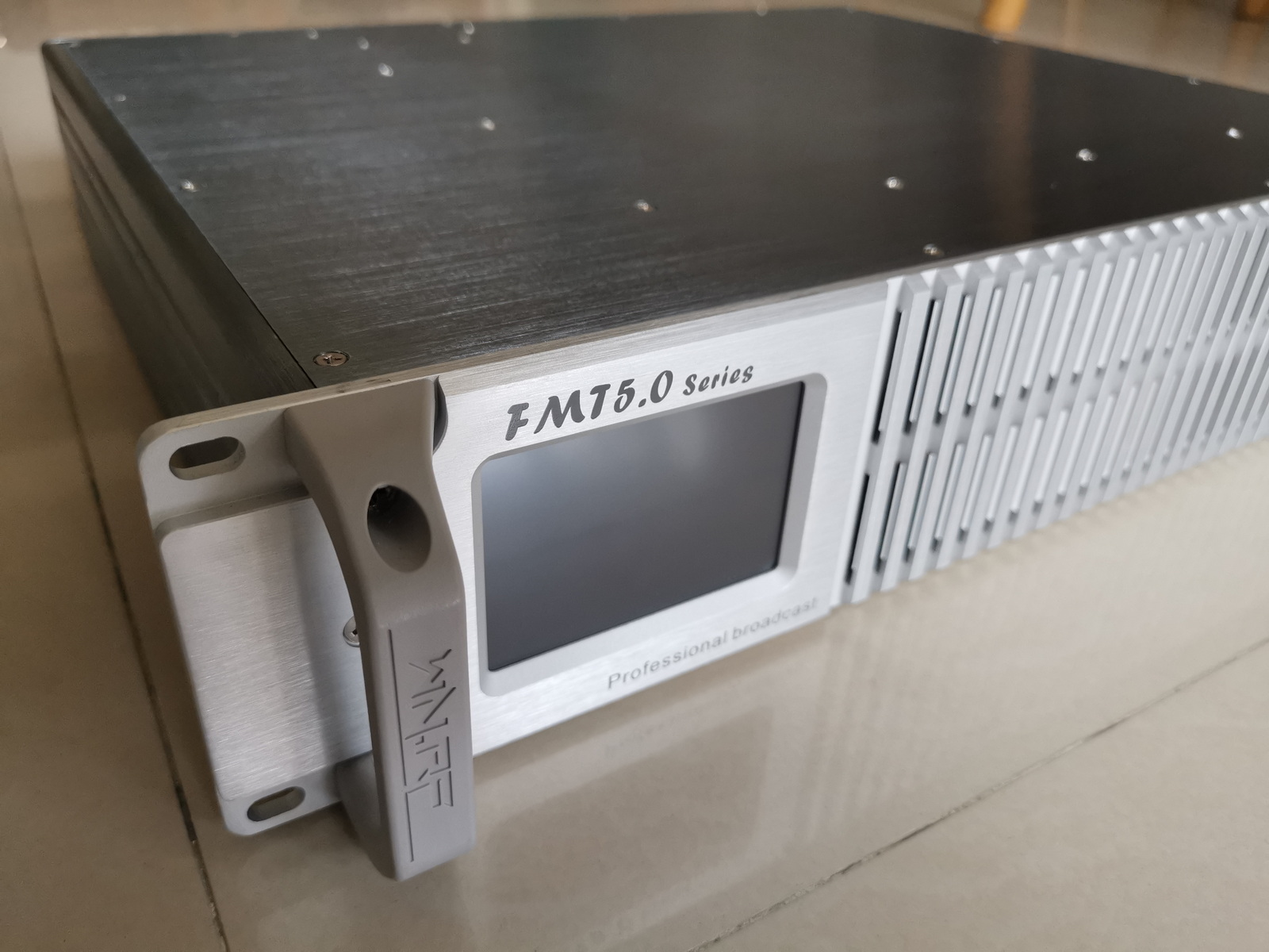 (image for) FMT5.0-2000H 2000W Professional FM broadcast transmitter with exciter 87.5-108MHz 2U