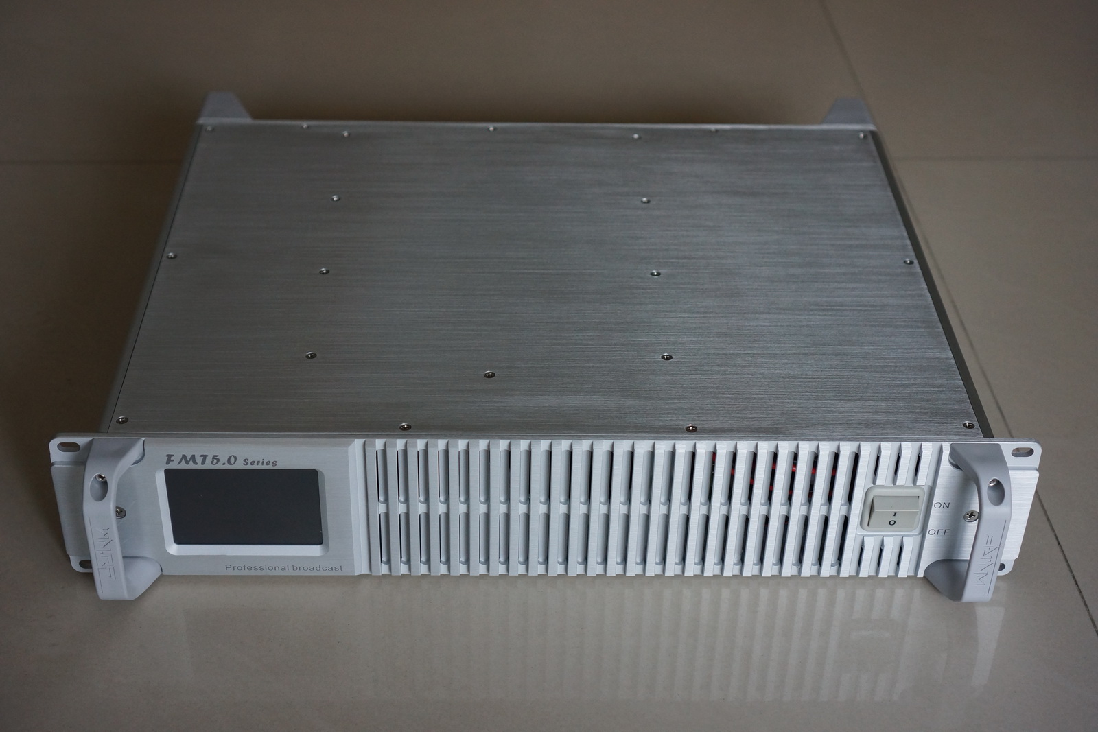 (image for) FMT5.0-600H 600W Professional FM broadcast transmitter with exciter 87.5-108MHz 2U